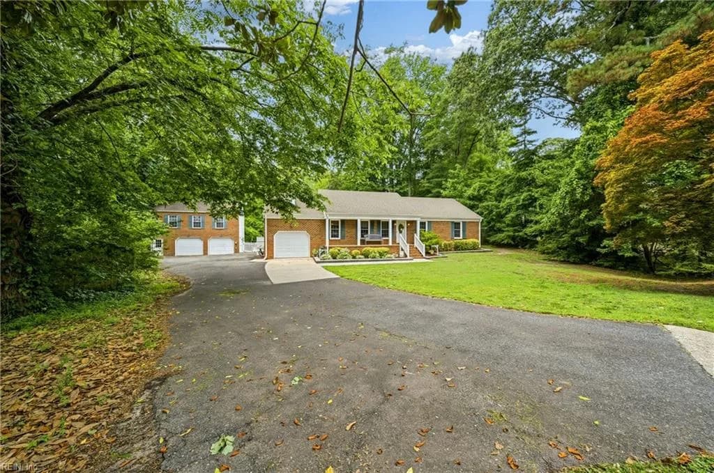 1345 Oak Ridge DR, CHESAPEAKE VA 23322 - Photo 3