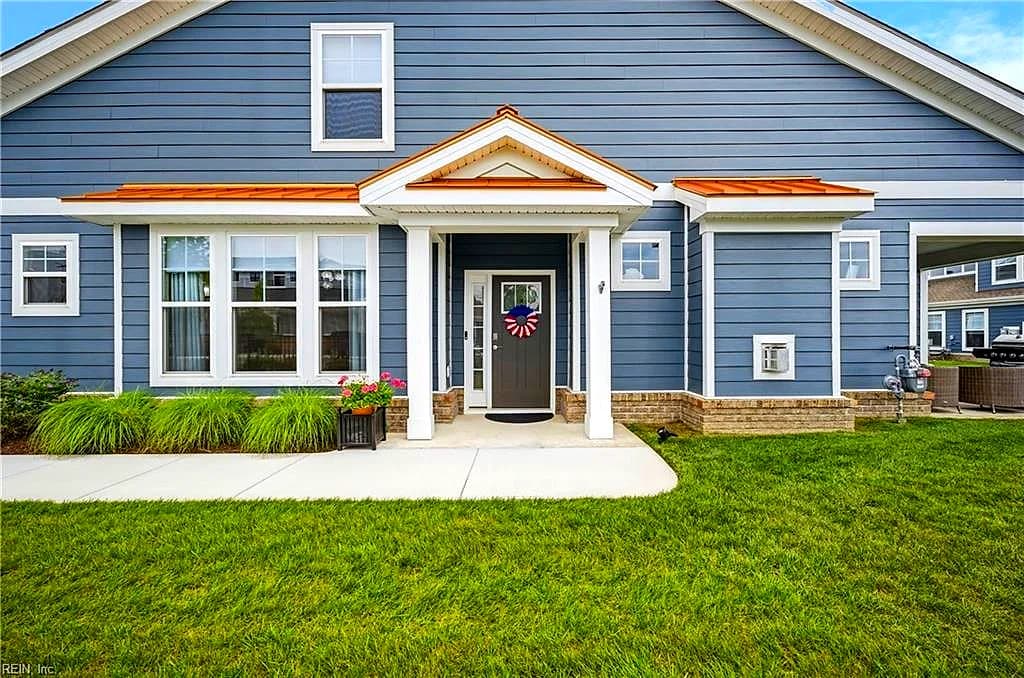 2000 Barton LN, CHESAPEAKE VA 23322 - Main photo