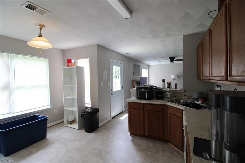 849 W 43rd ST, NORFOLK VA 23508 - Photo 4