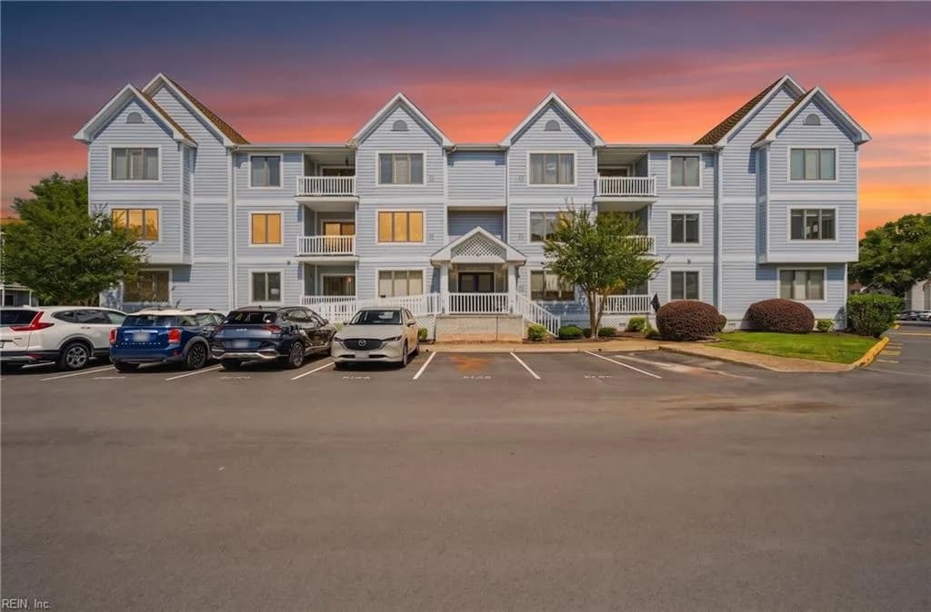 4 Harbor Watch DR #508, CHESAPEAKE VA 23320 - Photo 2
