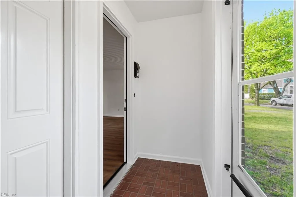 9554 Lakeside DR, NORFOLK VA 23503 - Photo 4