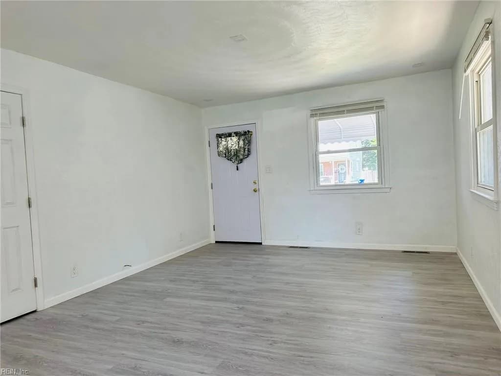 2220 Hanson AVE, NORFOLK VA 23504 - Photo 5