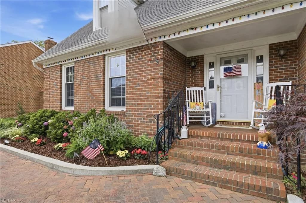 1 N Point DR, PORTSMOUTH VA 23703 - Photo 4