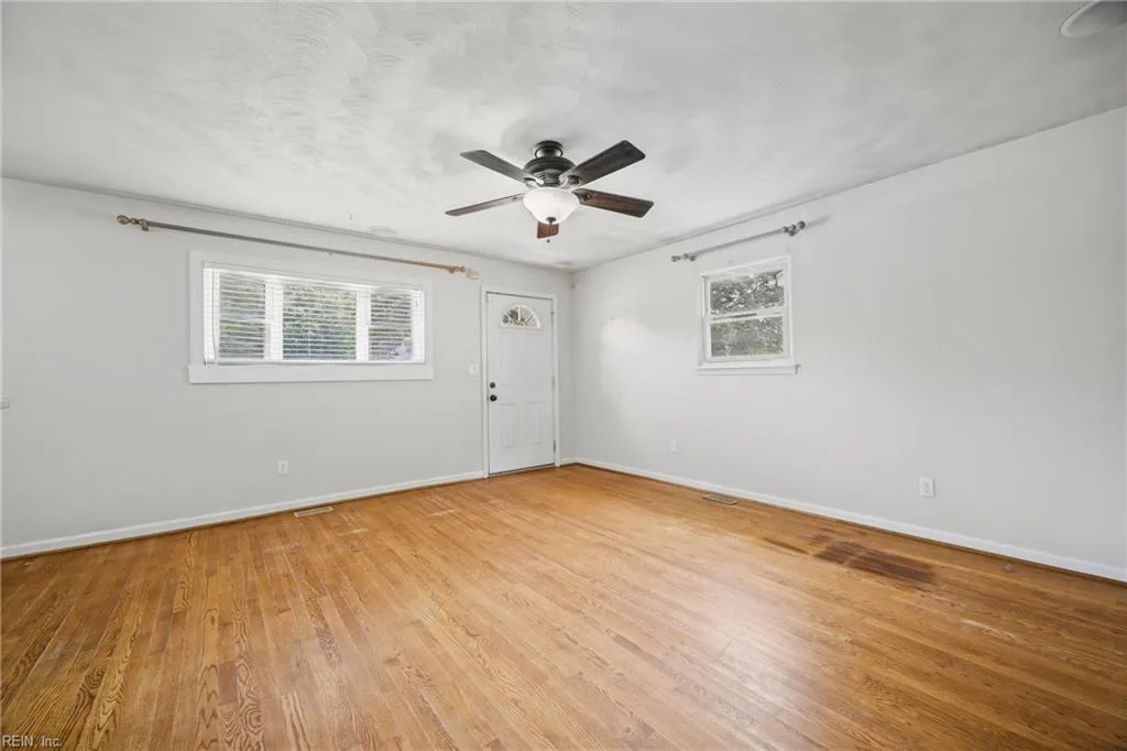 312 S Curry ST, HAMPTON VA 23663 - Photo 4