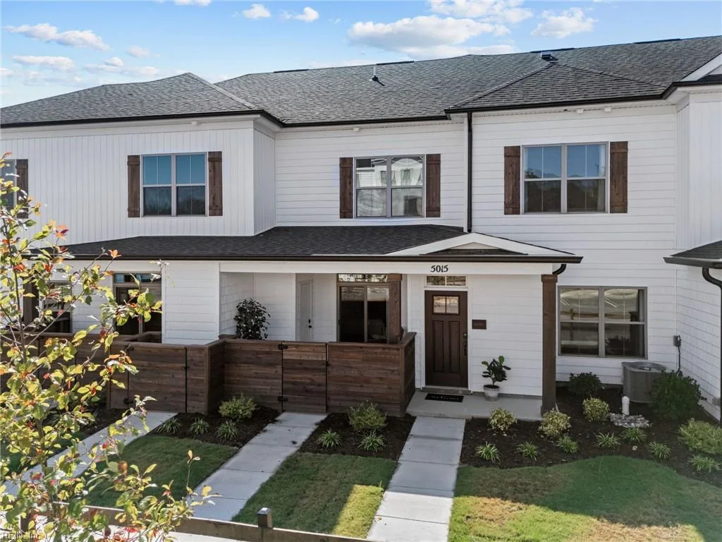 1014 Ashworth WAY, Suffolk — 3 bed Residential, 2,015 sqft