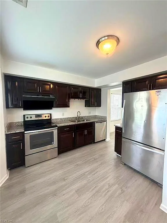 1107 Clear Springs RD, Virginia Beach — 3 bed Residential, 1,320 sqft