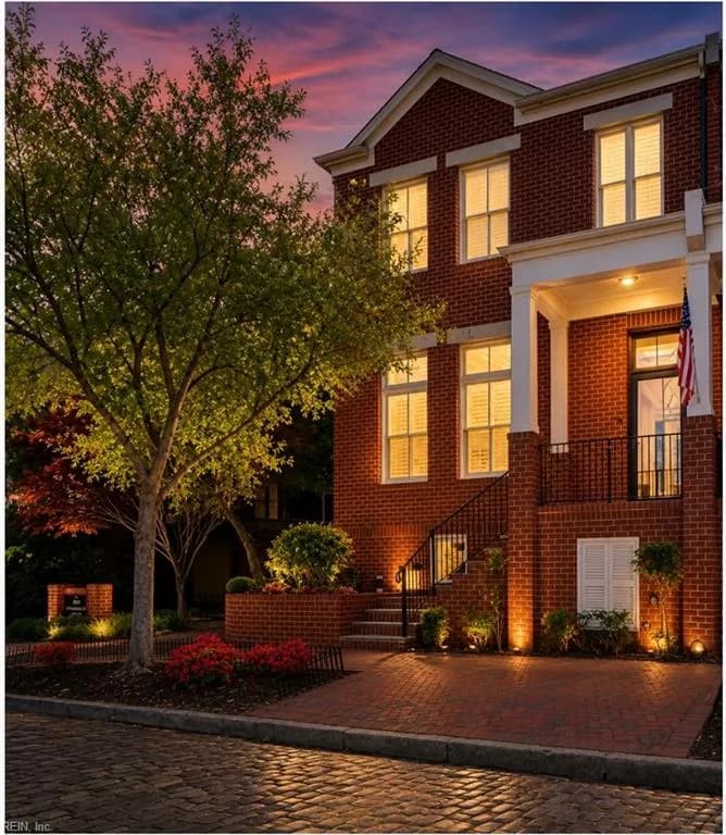 251 W Freemason ST, NORFOLK VA 23510 - Photo 2