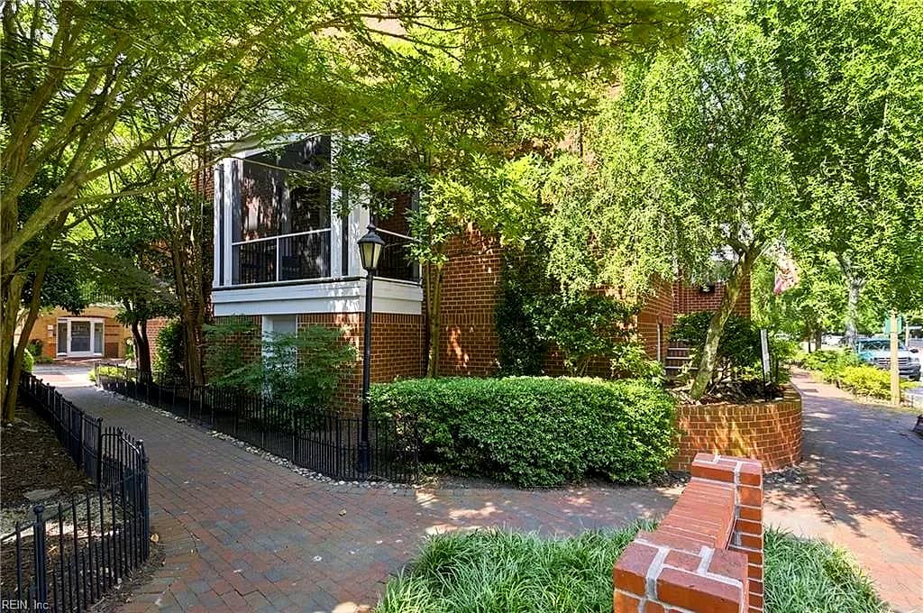 251 W Freemason ST, NORFOLK VA 23510 - Photo 5