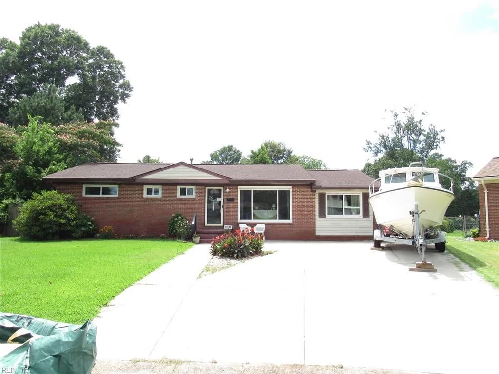 8037 Jerrylee CT, NORFOLK VA 23518 - Main photo
