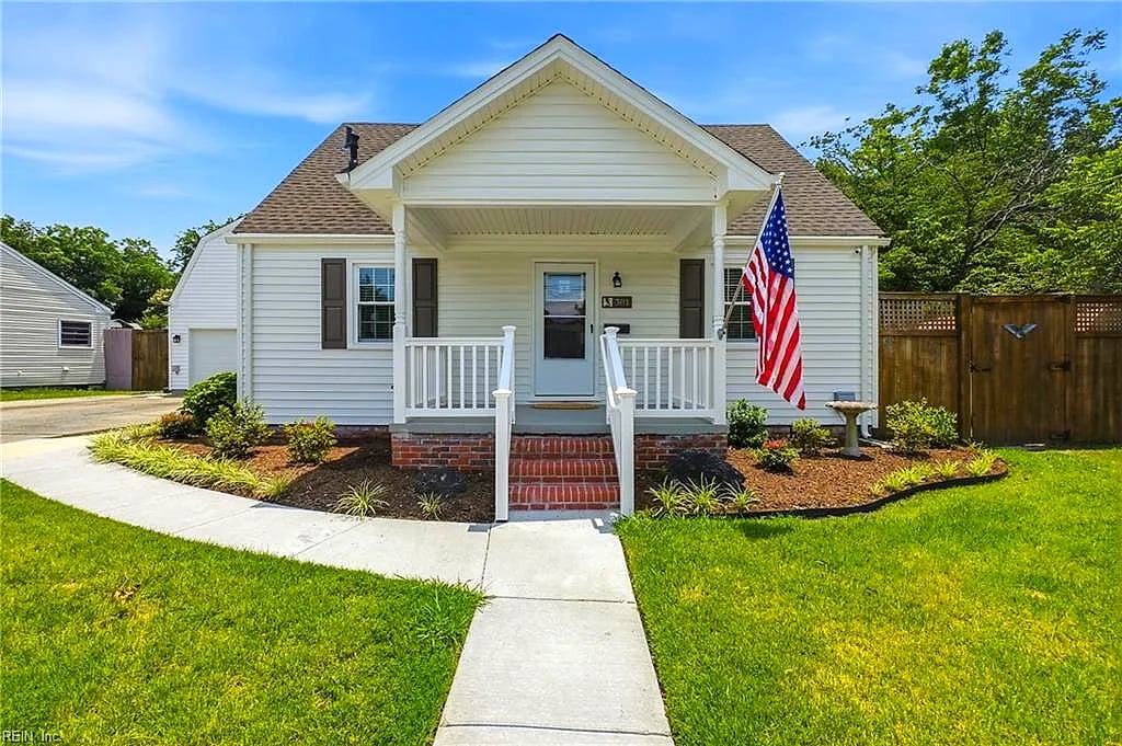 301 Dixie DR, NORFOLK VA 23505