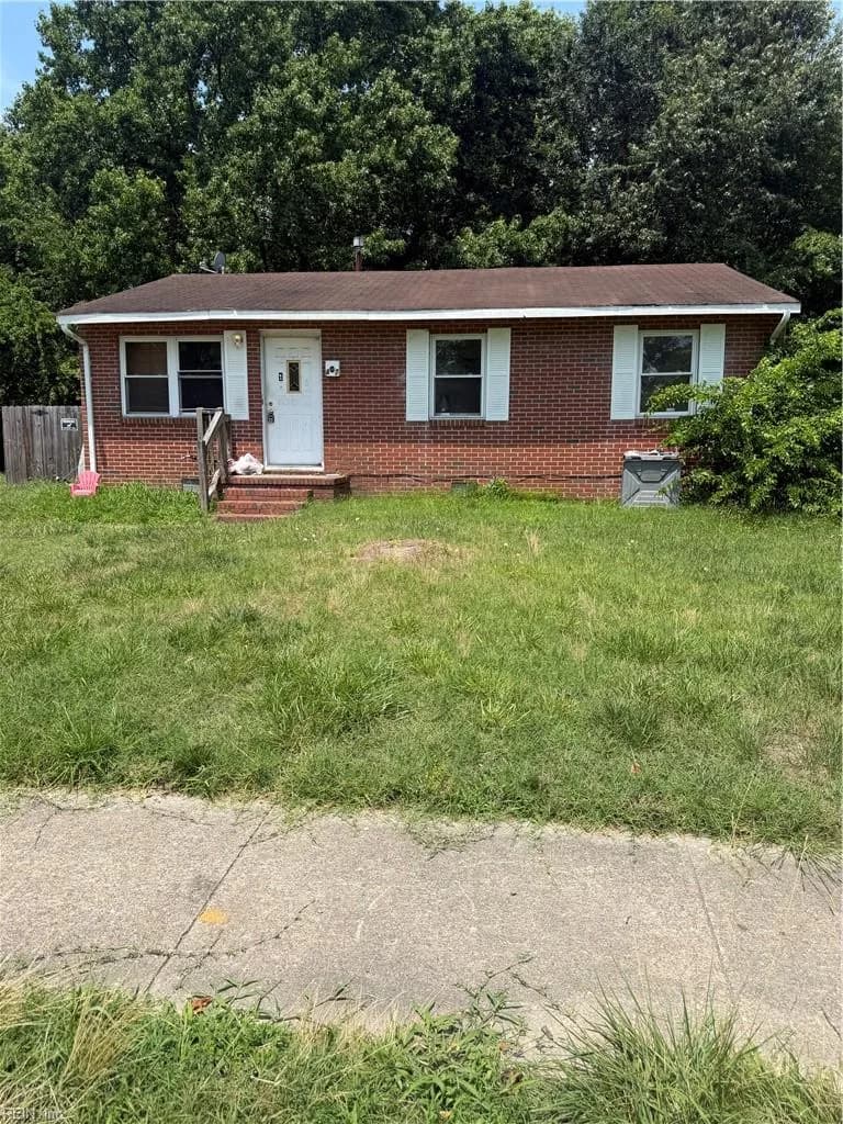 47 Lacrosse ST, HAMPTON VA 23663 - Main photo
