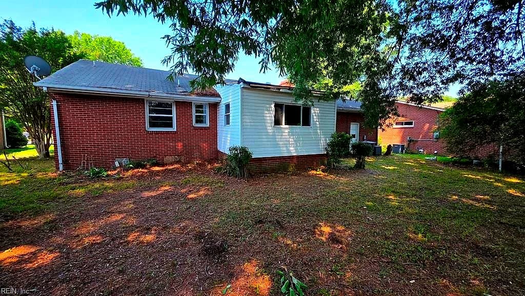 504 Winona DR N, HAMPTON VA 23661 - Photo 4