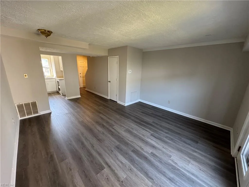 446 Britnie CT, NEWPORTNEWS VA 23602 - Photo 3