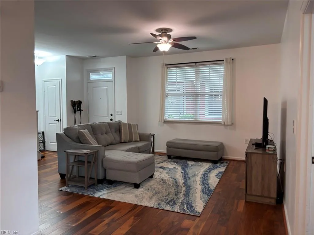 723 Lacy Oak Dr DR, CHESAPEAKE VA 23320 - Photo 3