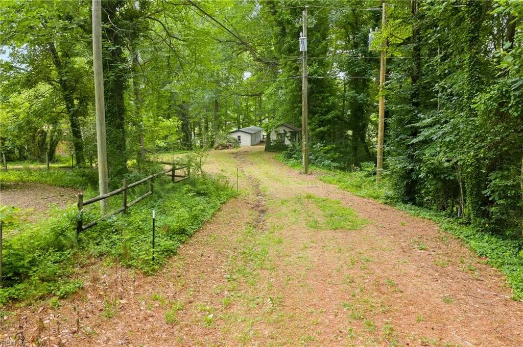 3938 Paradise Point RD, HAYES VA 23072 - Main photo