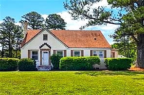 910 Carolina RD, Suffolk — 3 bed Residential, 2,079 sqft