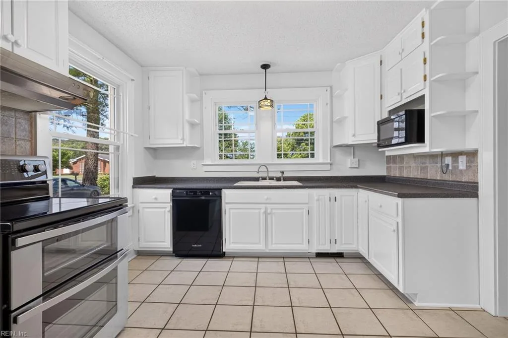 910 Carolina RD, SUFFOLK VA 23434 - Photo 4