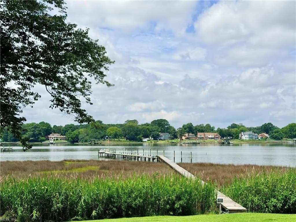 418 Robin RD, PORTSMOUTH VA 23701 - Main photo