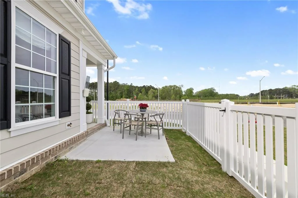 4900 Apricot WAY, CHESAPEAKE VA 23321 - Photo 5