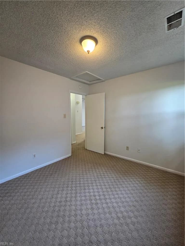 4237 Smokey Lake DR, VIRGINIABEACH VA 23462 - Photo 4