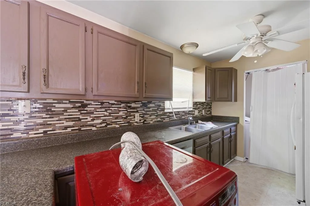 4406 Breezewood CT, PORTSMOUTH VA 23703 - Photo 3