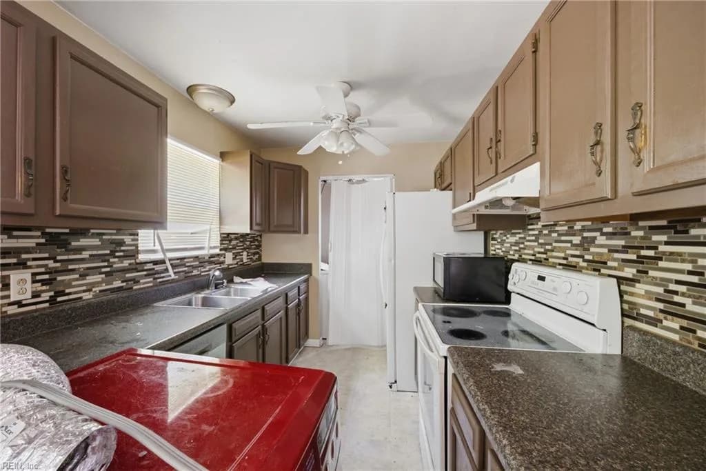 4406 Breezewood CT, PORTSMOUTH VA 23703 - Photo 4