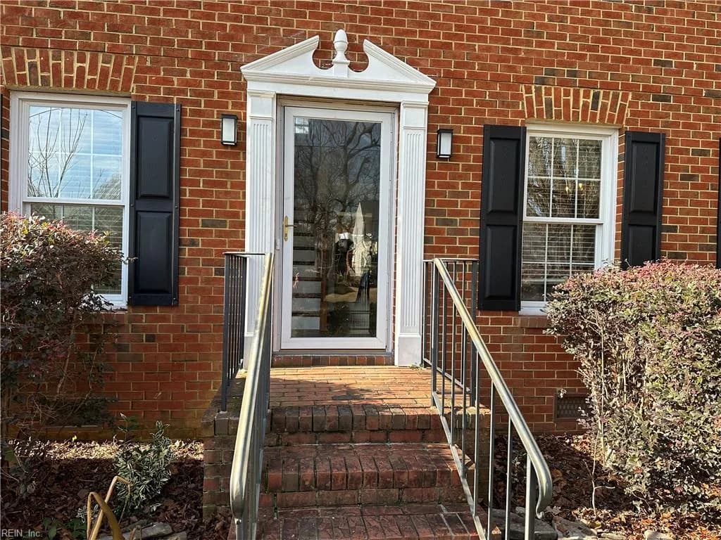 1704 Eagle Hill DR, CHESAPEAKE VA 23321 - Photo 3