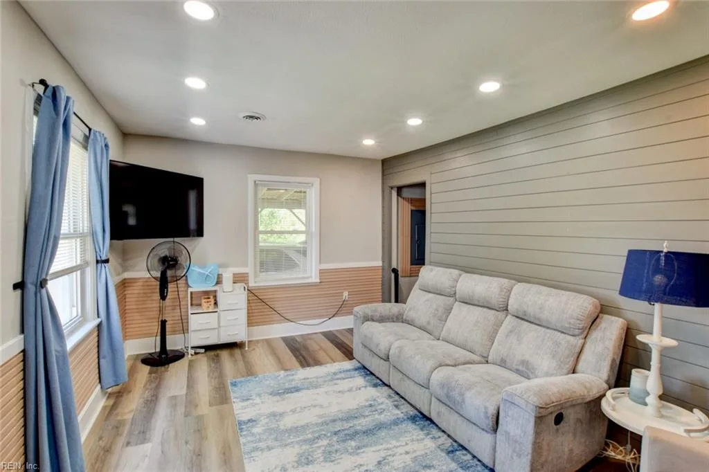 2 Clover ST, HAMPTON VA 23669 - Photo 3