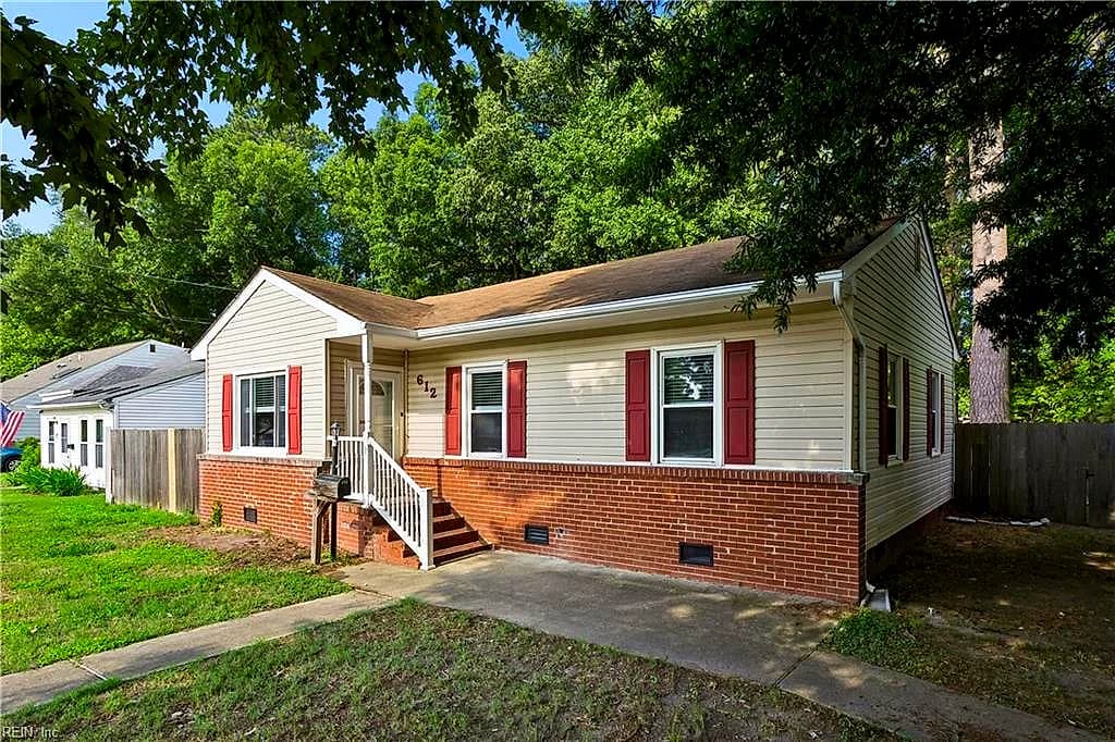 612 Sun CT, NEWPORT NEWS VA 23605 - Main photo