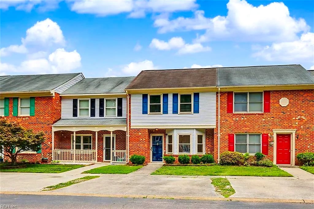 112 Tewkesbury QUAY, Yorktown — 2 bed Residential, 1,251 sqft