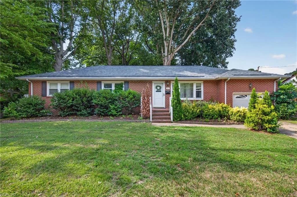 34 Roberta DR, HAMPTON VA 23666 - Photo 2