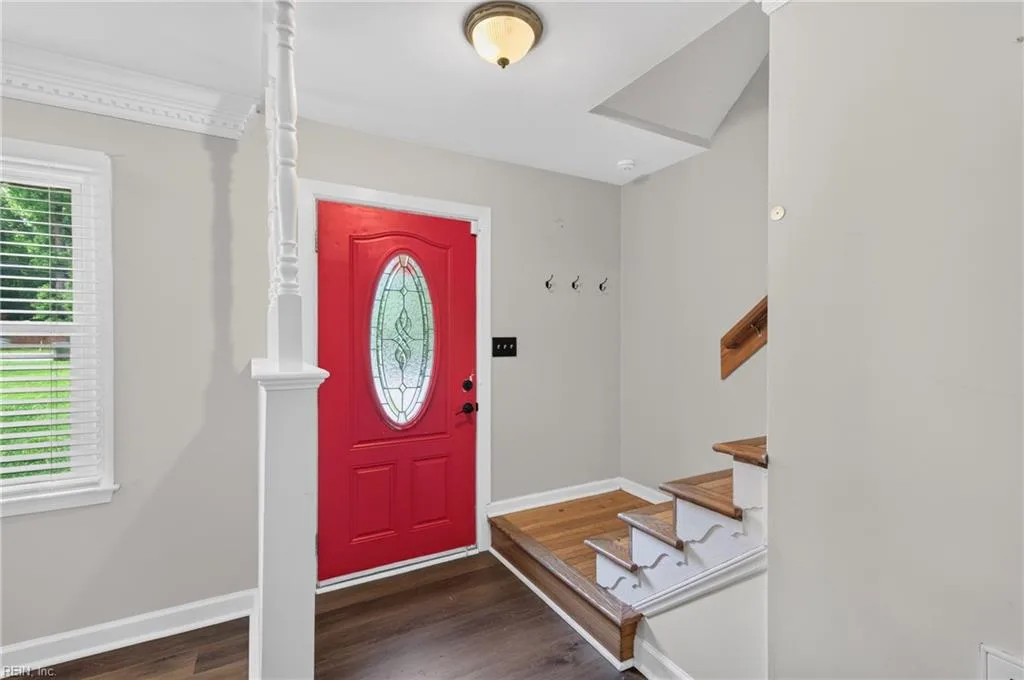 158 Saunders RD, HAMPTON VA 23666 - Photo 5