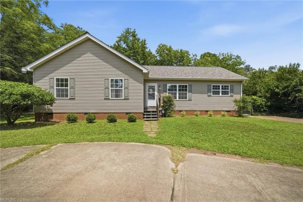 17155 Riddick RD, SMITHFIELD VA 23430 - Main photo