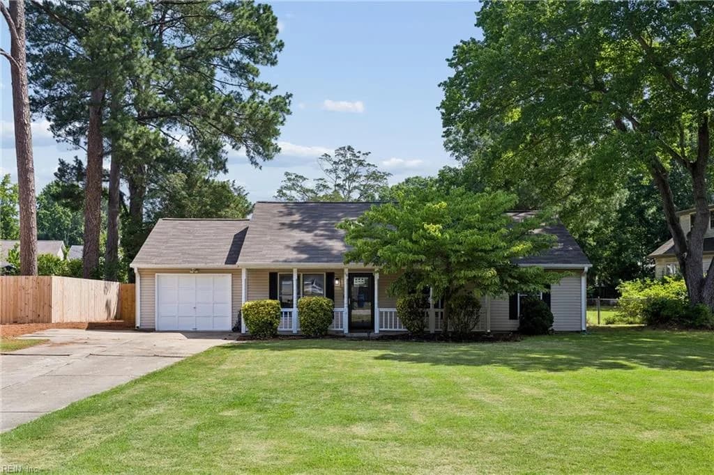 118 Lambert LN, NEWPORTNEWS VA 23602 - Main photo