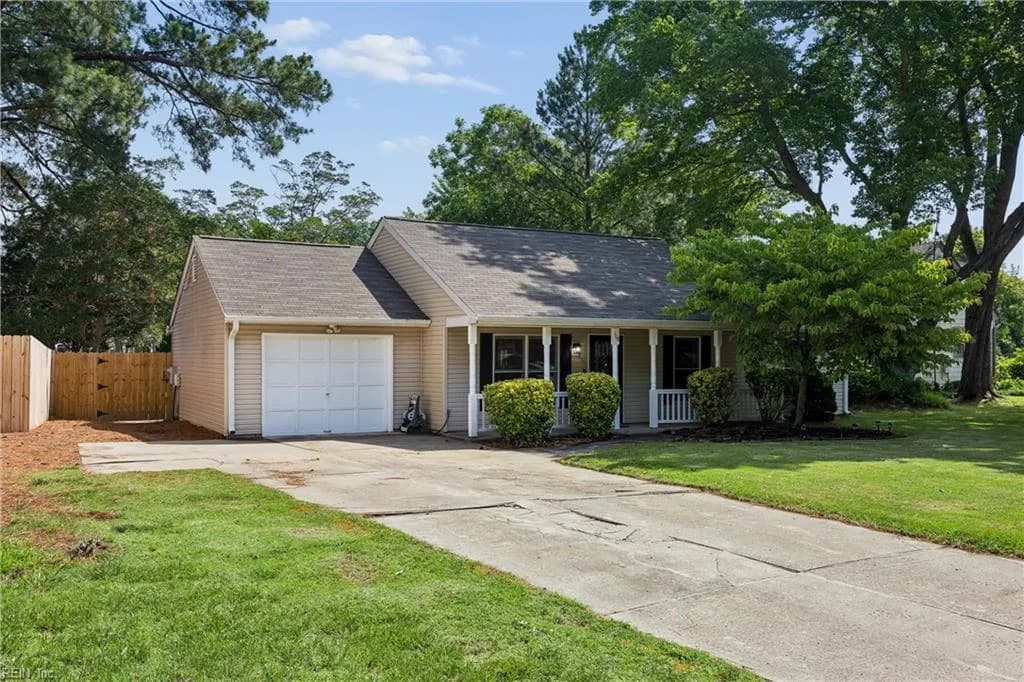 118 Lambert LN, NEWPORTNEWS VA 23602 - Photo 4