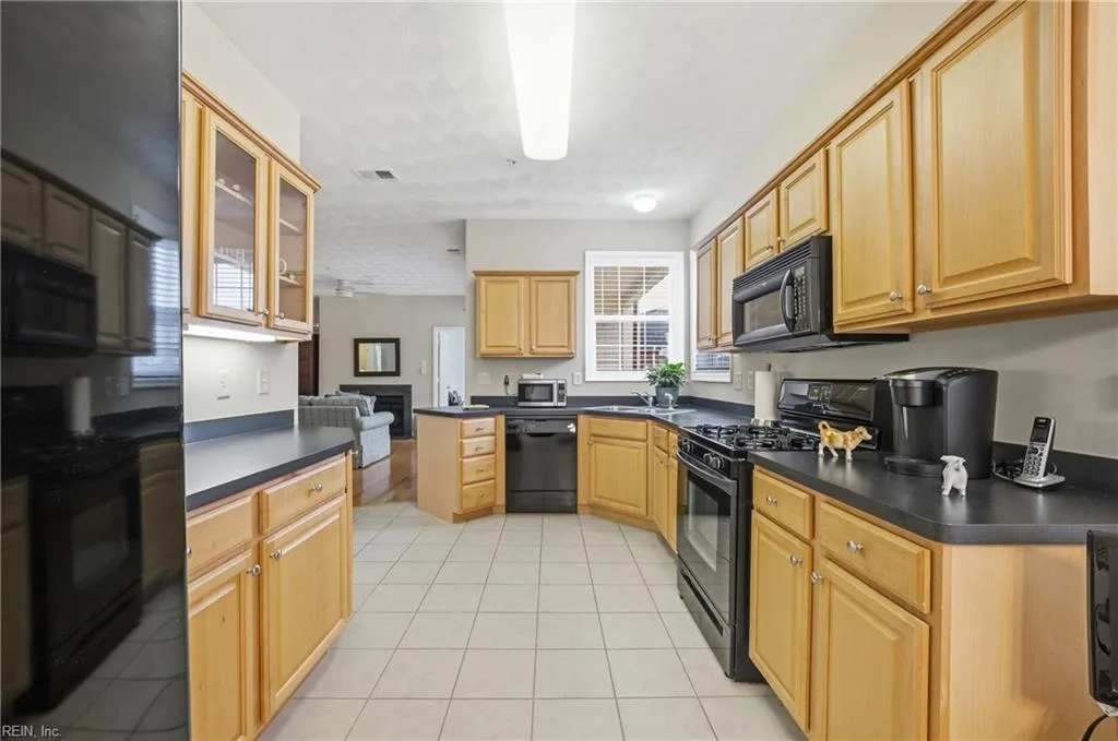2811 Crescent Moon CT, VIRGINIABEACH VA 23456 - Photo 5