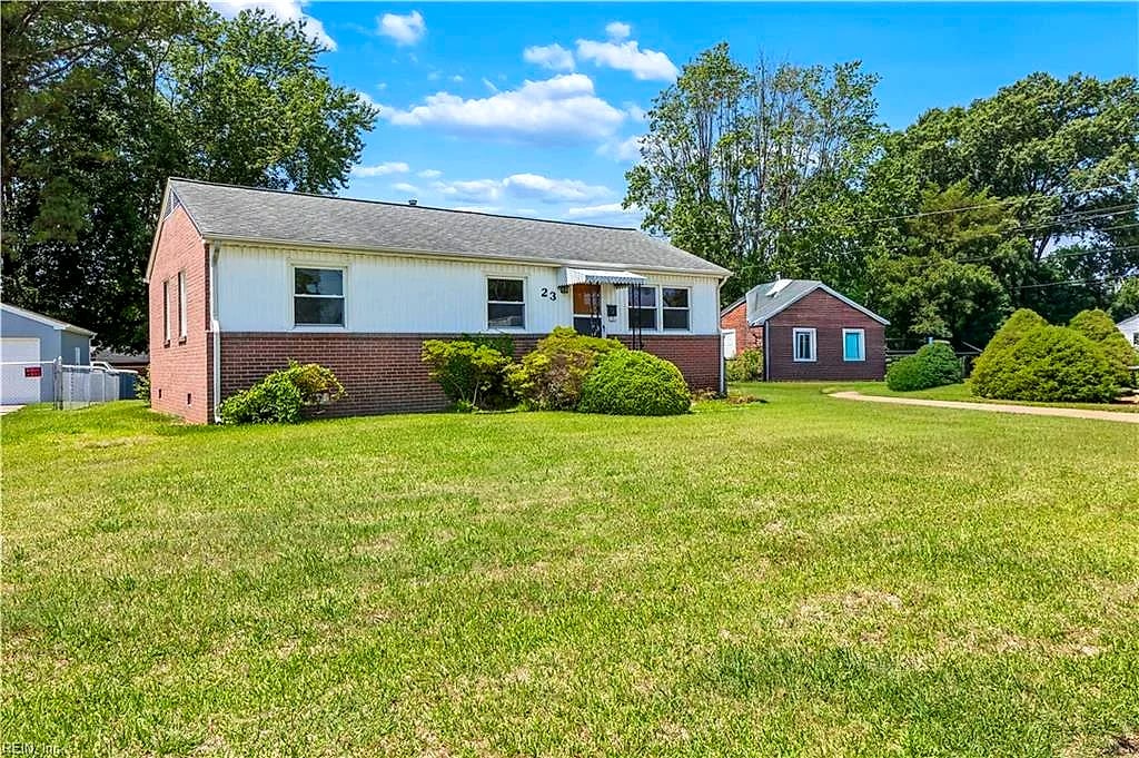 23 Berkley DR, Hampton — 3 bed Residential, 1,021 sqft