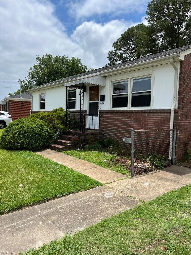 23 Berkley DR, HAMPTON VA 23663 - Photo 3