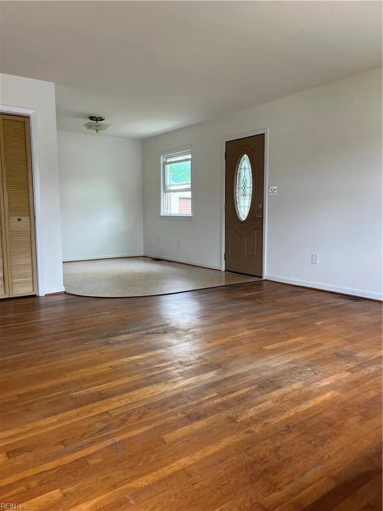 23 Berkley DR, HAMPTON VA 23663 - Photo 4