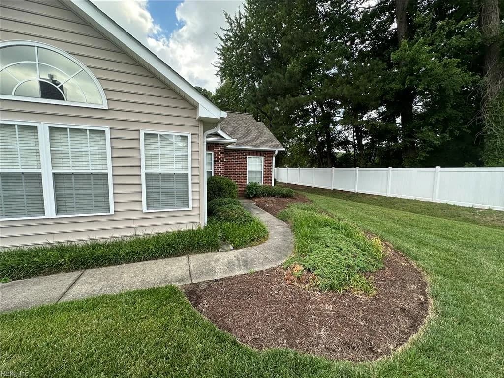 103 Hautz WAY, YORKTOWN VA 23693 - Photo 3