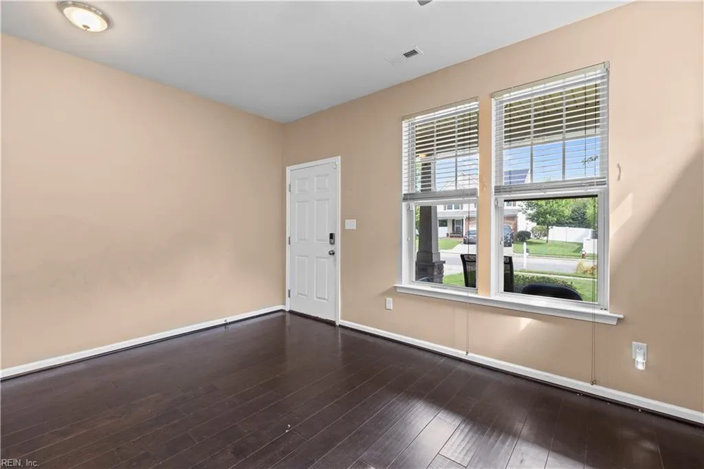 220 Benthall RD, HAMPTON VA 23664 - Photo 5