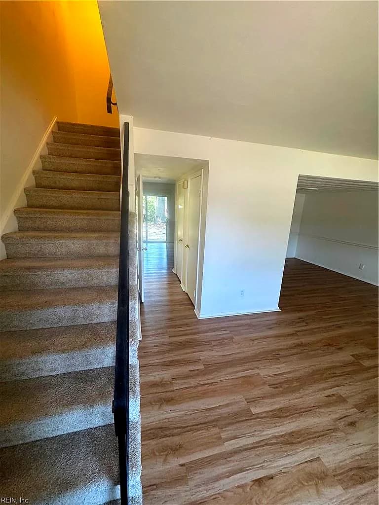 811 Cathedral DR, VIRGINIA BEACH VA 23455 - Photo 3