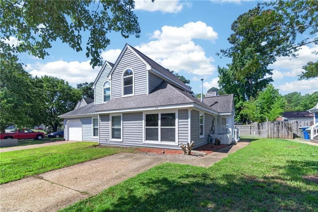 916 Woodcreek DR, NEWPORT NEWS VA 23608