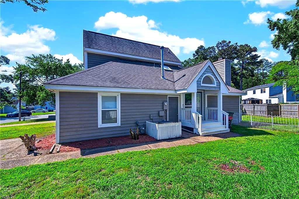 916 Woodcreek DR, NEWPORT NEWS VA 23608 - Photo 3