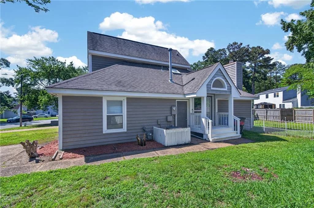 916 Woodcreek DR, NEWPORTNEWS VA 23608 - Photo 3