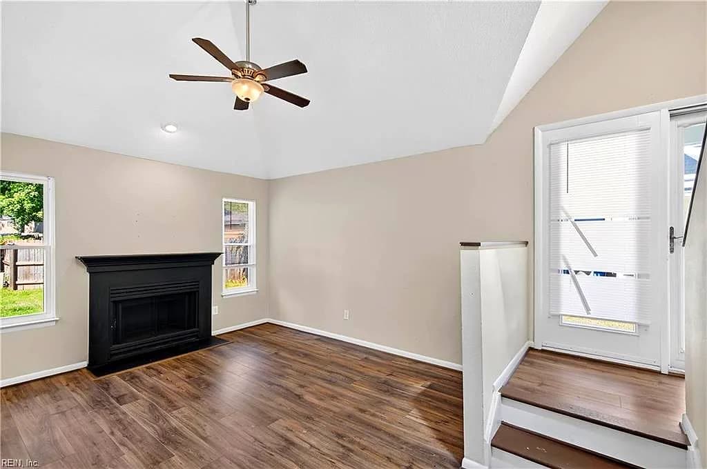 916 Woodcreek DR, NEWPORT NEWS VA 23608 - Photo 5