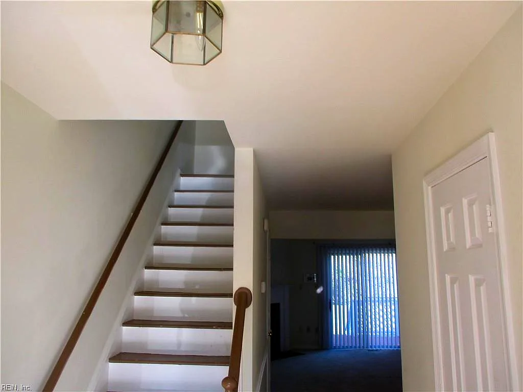 15 Palmerston DR, HAMPTON VA 23669 - Photo 4