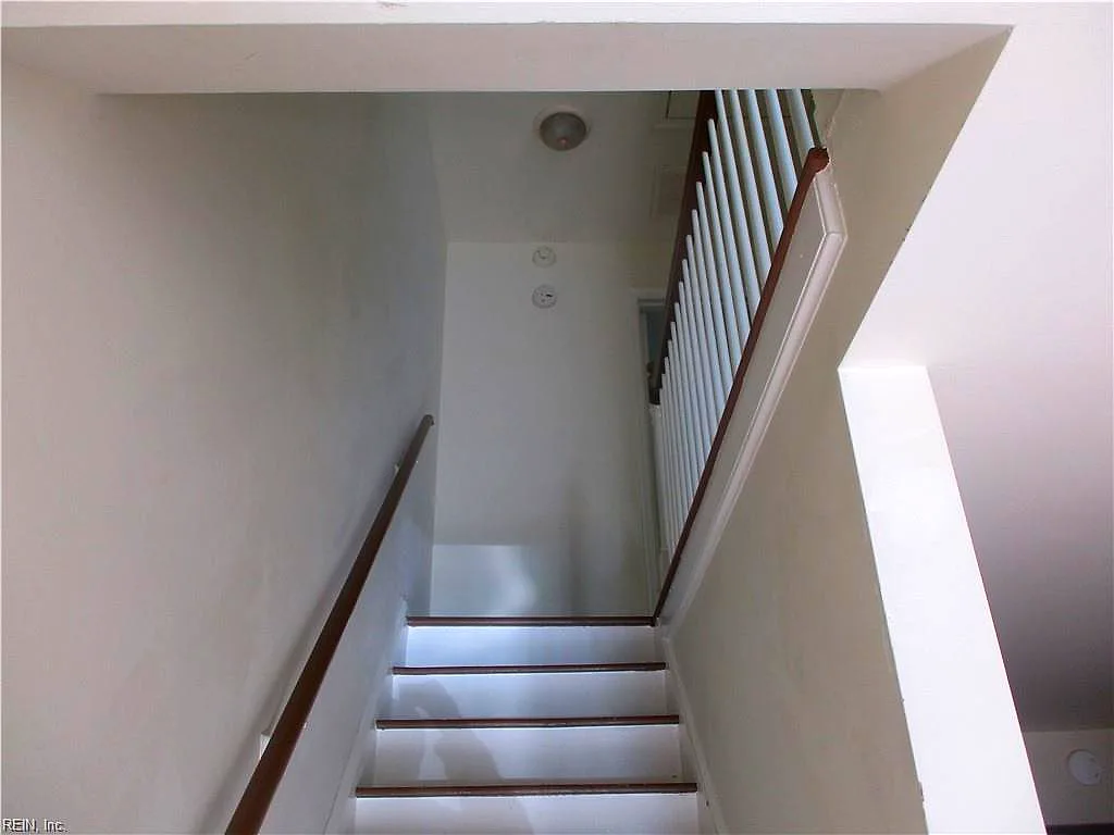 15 Palmerston DR, HAMPTON VA 23669 - Photo 5
