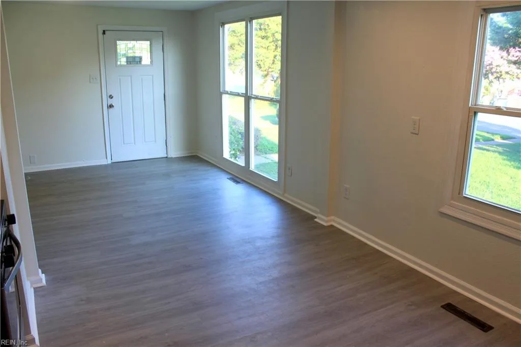 906 Hancock AVE, PORTSMOUTH VA 23701 - Photo 3