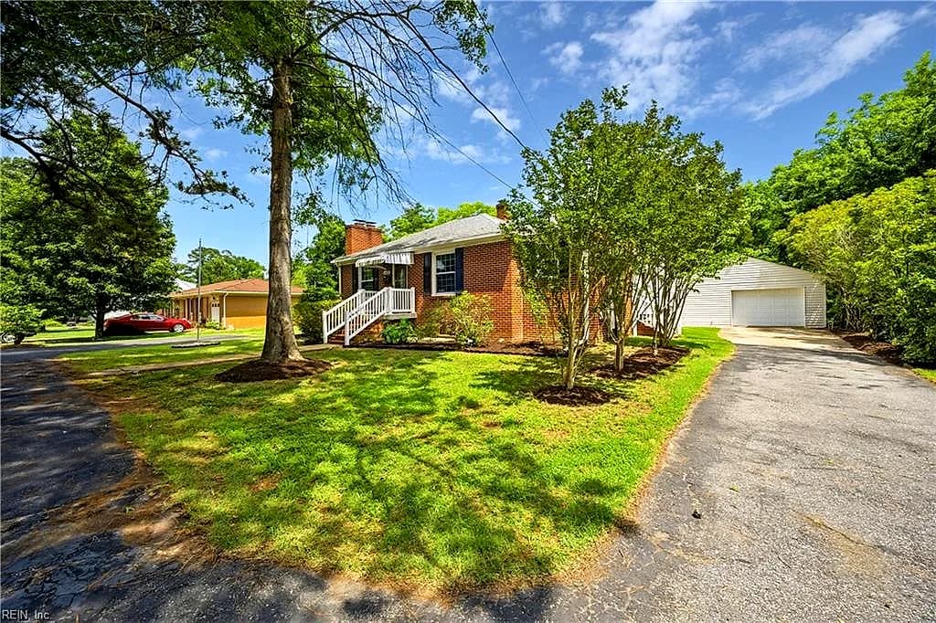 568 Yorktown RD, NEWPORT NEWS VA 23603 - Photo 3